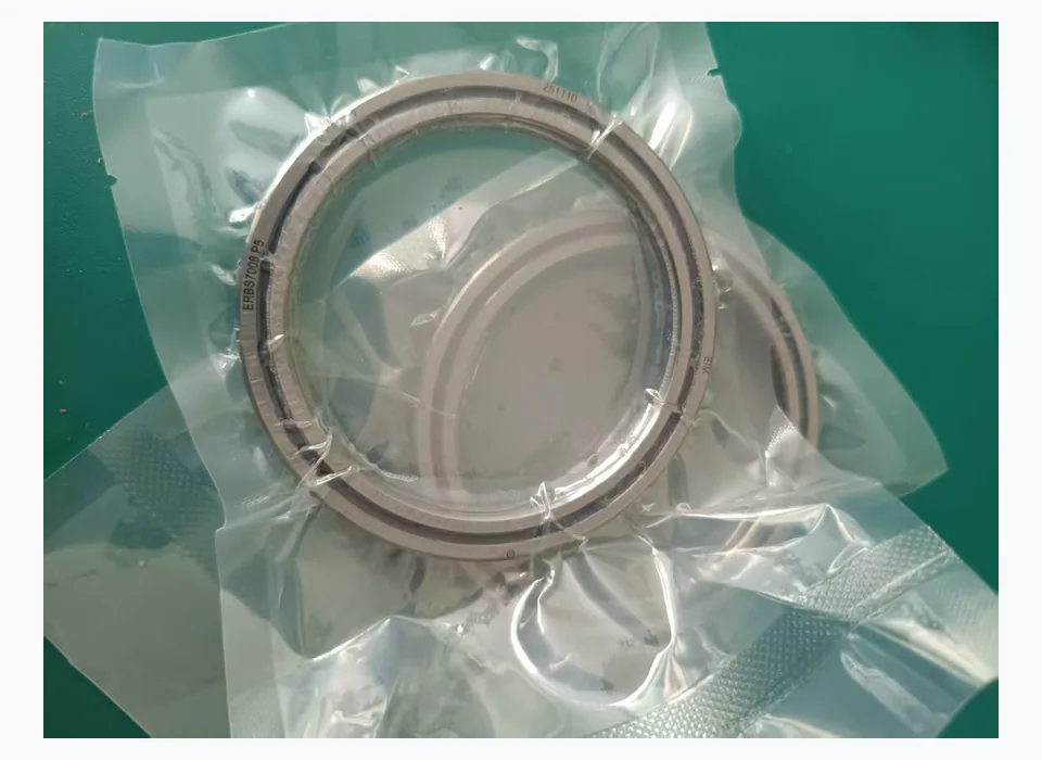 Precision angular contact bearing reference ERBD7008 P5