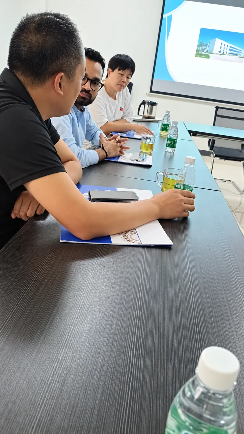 Polish Customer Visits EIM Bearing Plant in Luoyang(Image4) Polish Customer Visits EIM Bearing Plant in Luoyang(Image4)